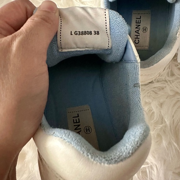 Chanel interlocking CC sneakers - Picture 5 of 12